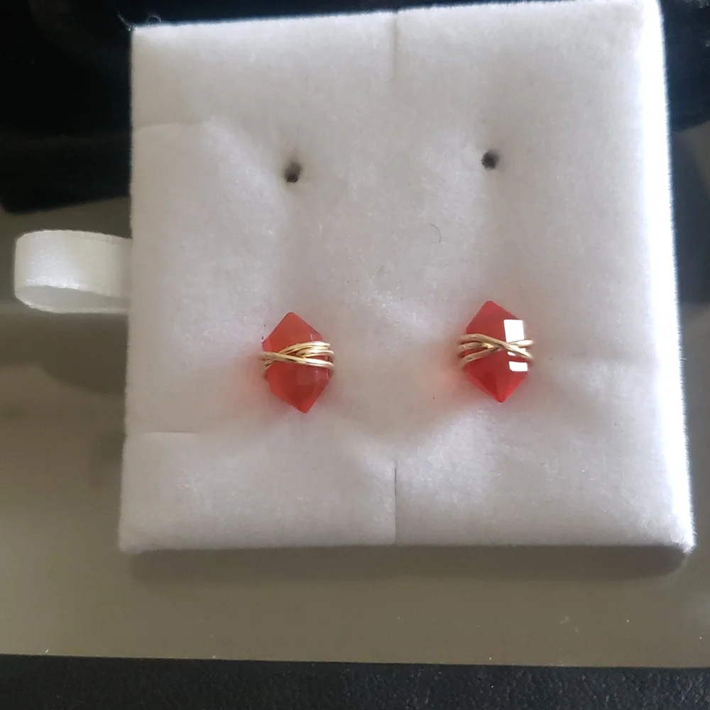 Earings - Picture 3 of 3